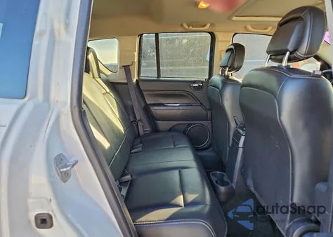 2016 Jeep Compass Latitude z USA, uszkodzony, nr VIN 1C4NJCEA6GD643283